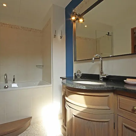 אורחן De La Coispilliere *