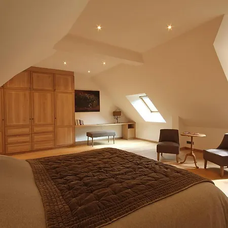 De La Coispilliere אורחן *